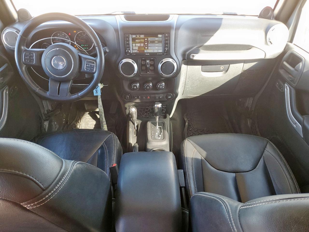 Jeep Wrangler Sahara Image 5