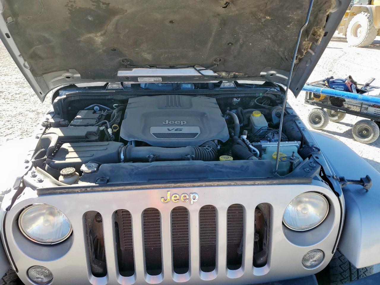 Jeep Wrangler Sahara Image 11