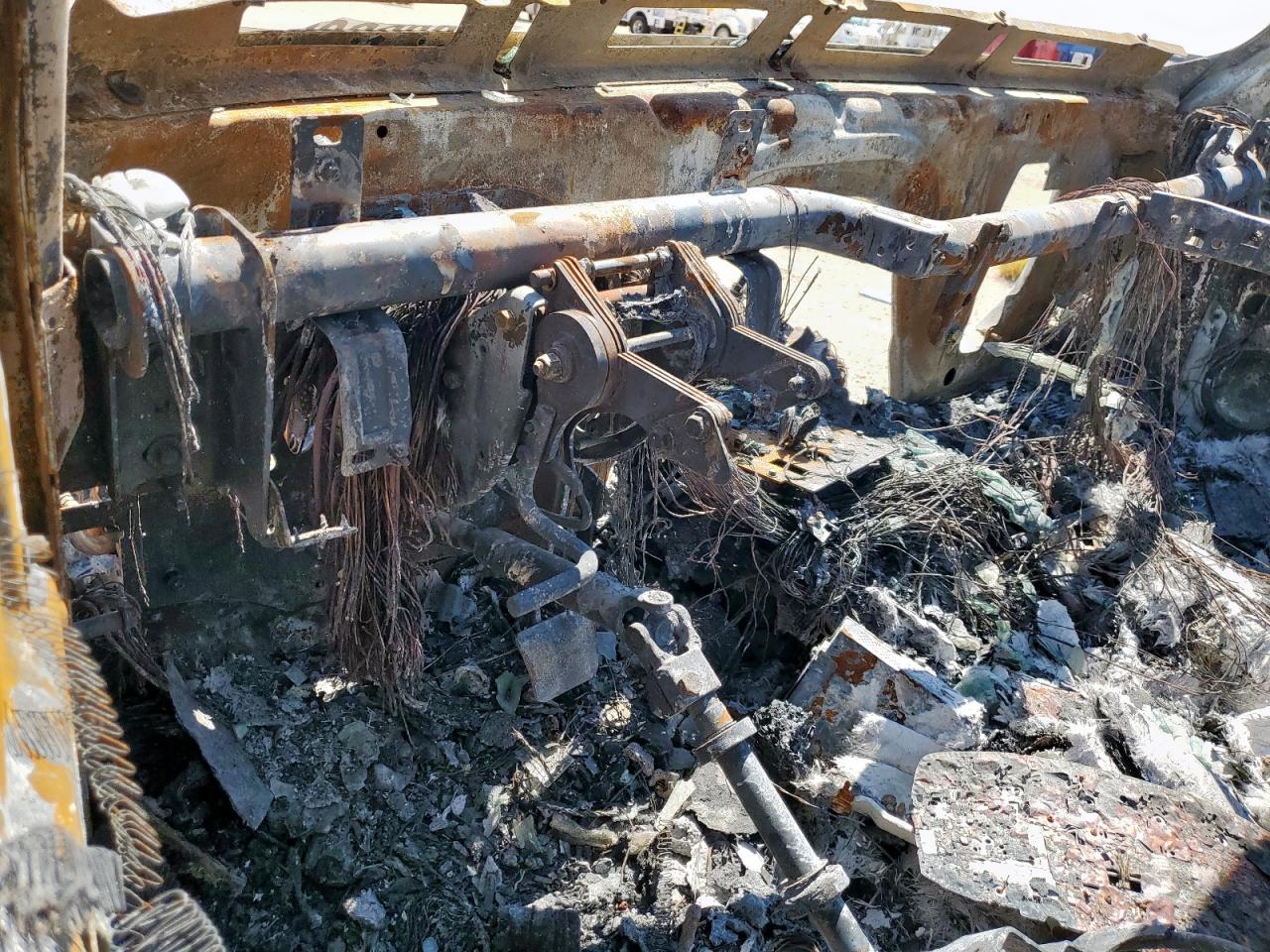 International Lt625 Image 2