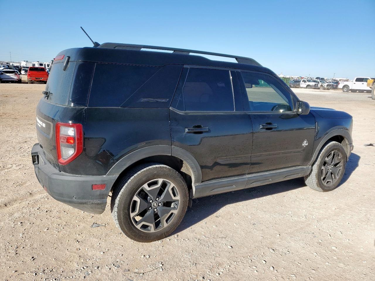 Ford Bronco Outer Banks Image 2