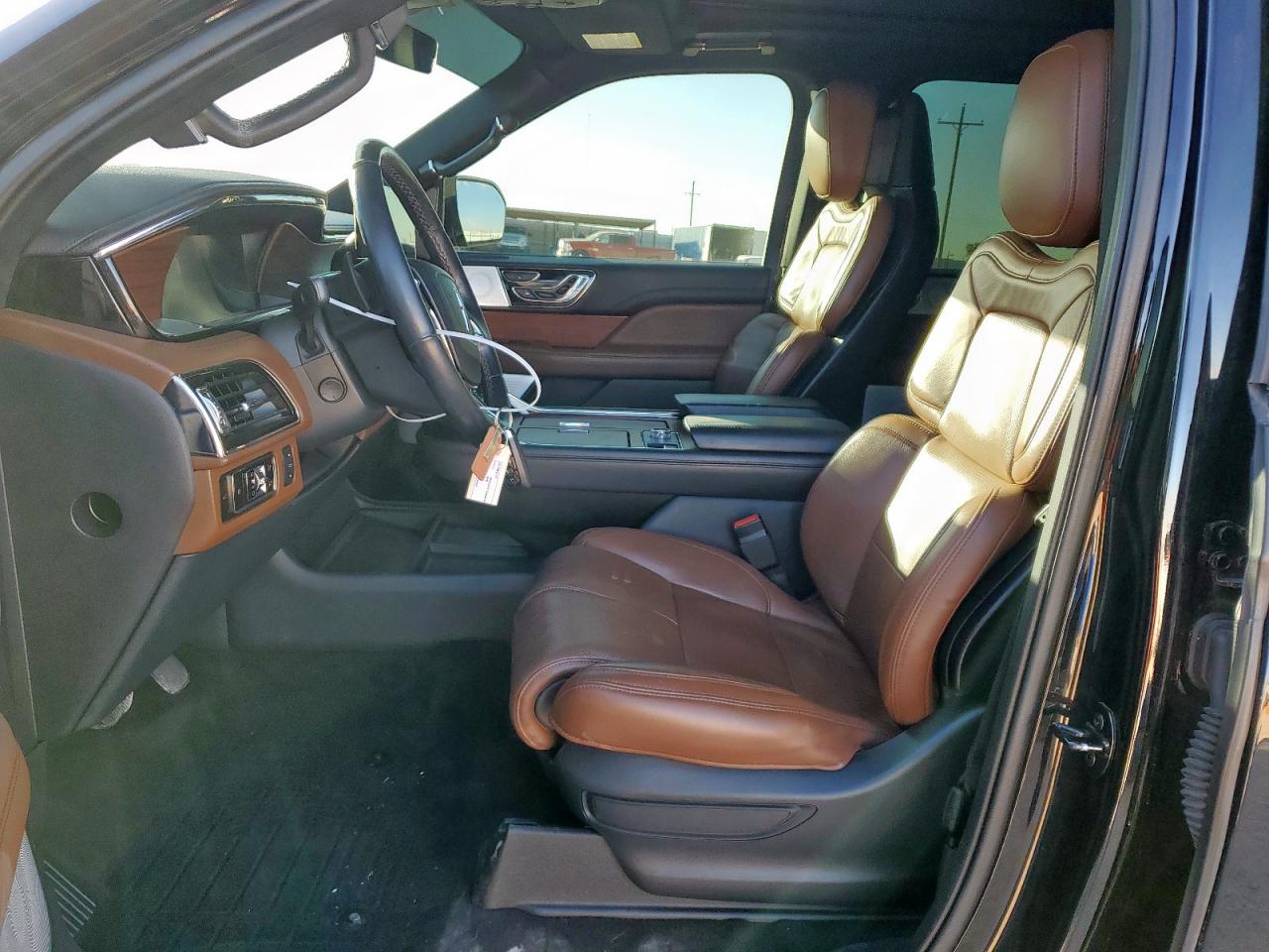 Lincoln Navigator Reserve Image 11