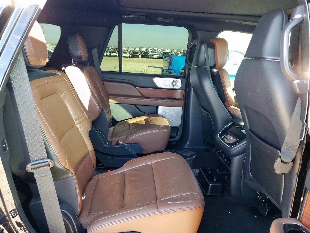 Lincoln Navigator Reserve Image 10