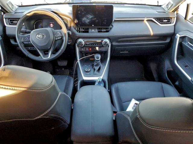 Toyota RAV4 Xle Premium Image 8