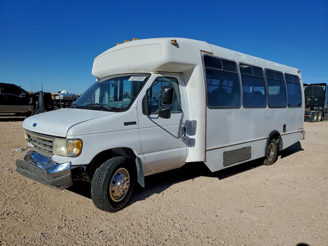Ford Econoline E350 Cutaway Van Image 2
