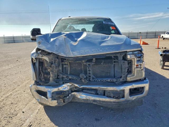 Ford F-250 Super Duty Image 2