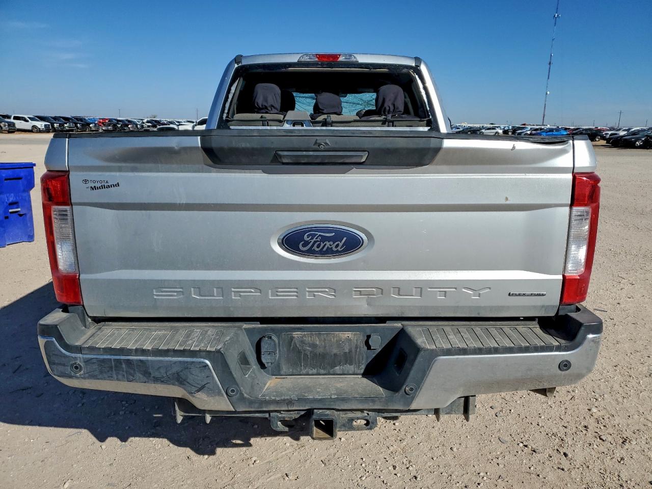 Ford F-250 Super Duty Image 4