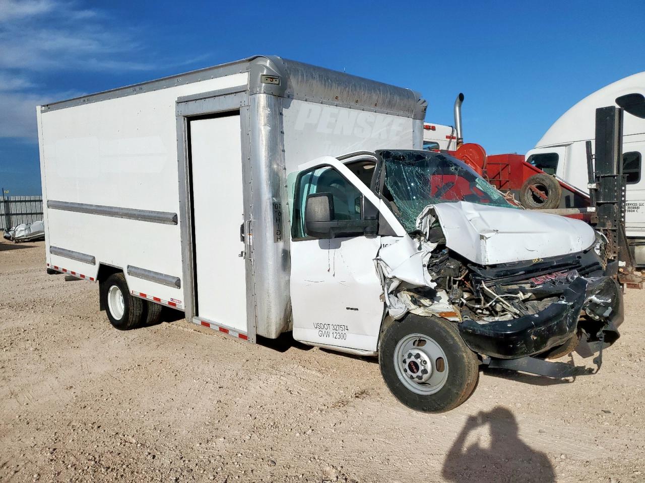 GMC Savana Cutaway G3500 Image 6