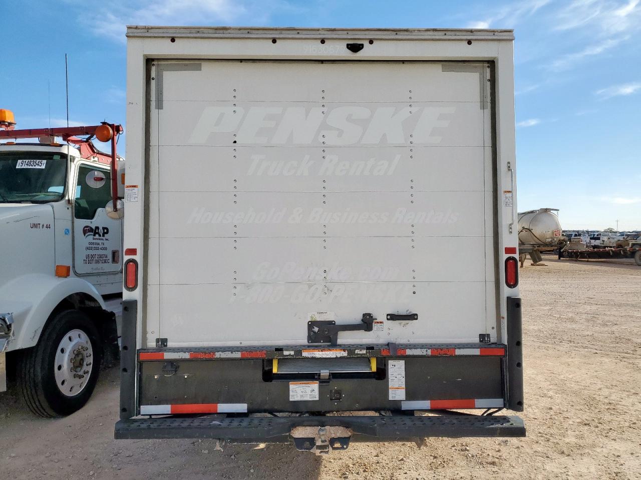 GMC Savana Cutaway G3500 Image 3