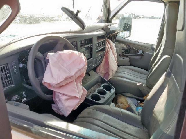 GMC Savana Cutaway G3500 Image 2