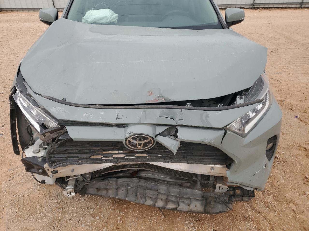 Toyota RAV4 Xle Image 7