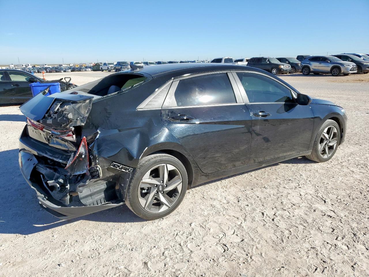 Hyundai ELANTRA Sel Image 3