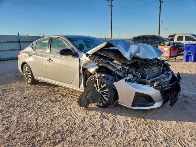 Nissan Altima Sv Image 2
