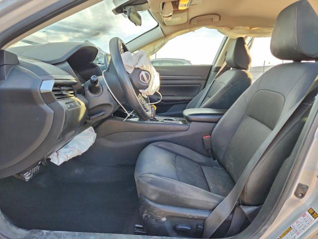 Nissan Altima Sv Image 4