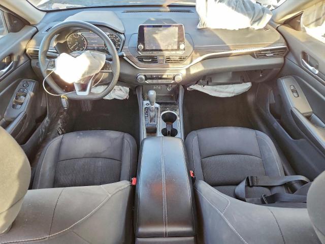 Nissan Altima Sv Image 9