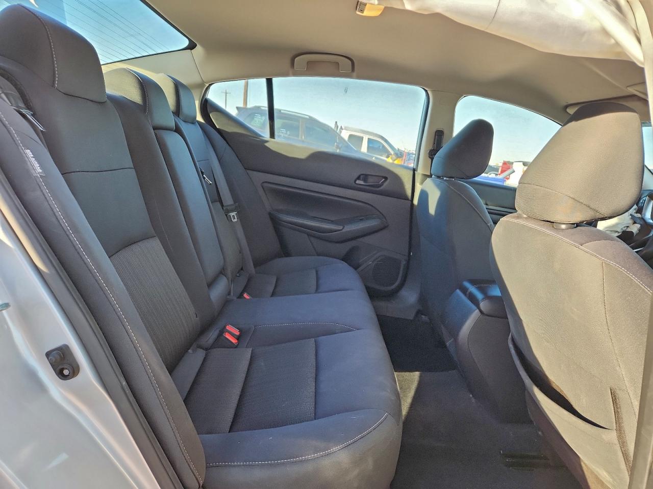 Nissan Altima Sv Image 5