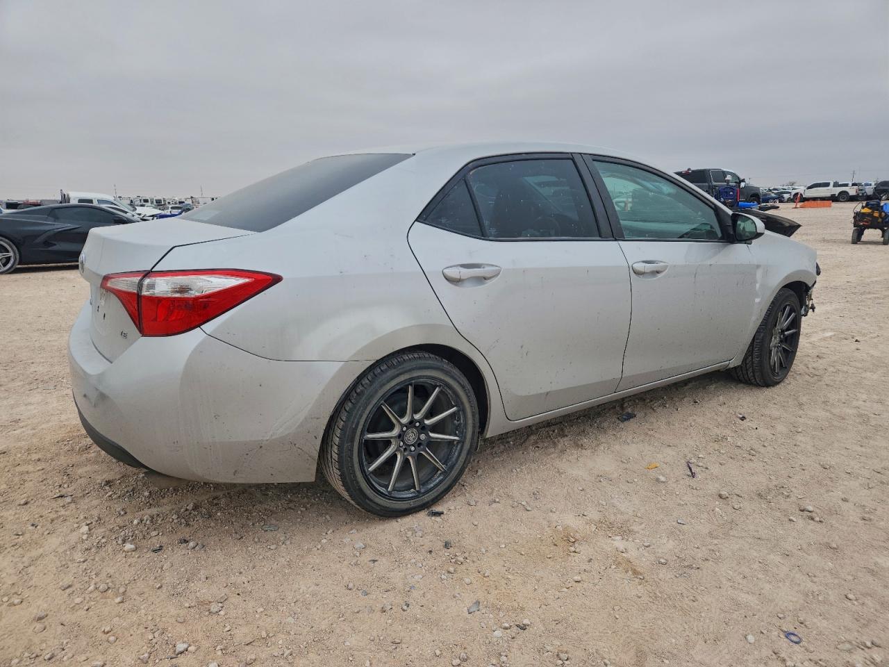 Toyota Corolla L Image 2