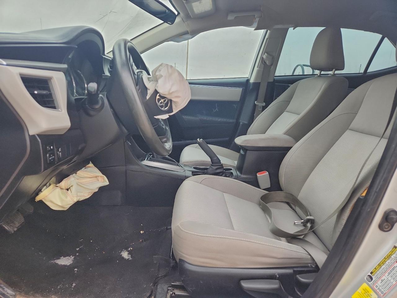 Toyota Corolla L Image 11