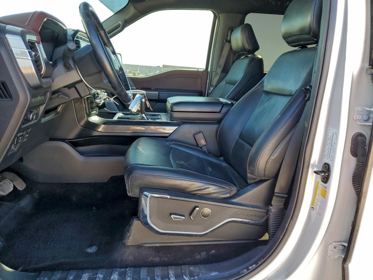 Ford F-150 Supercrew Image 3