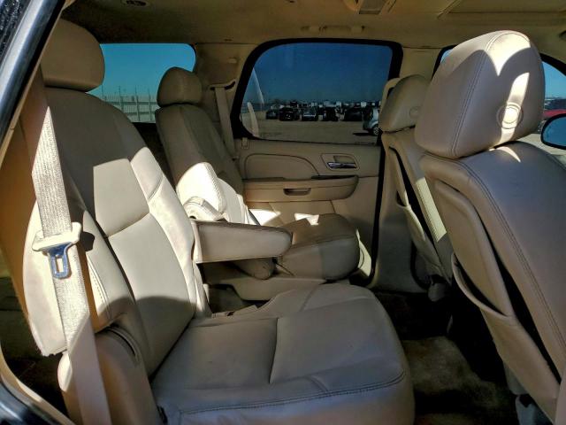 Cadillac Escalade Luxury Image 11