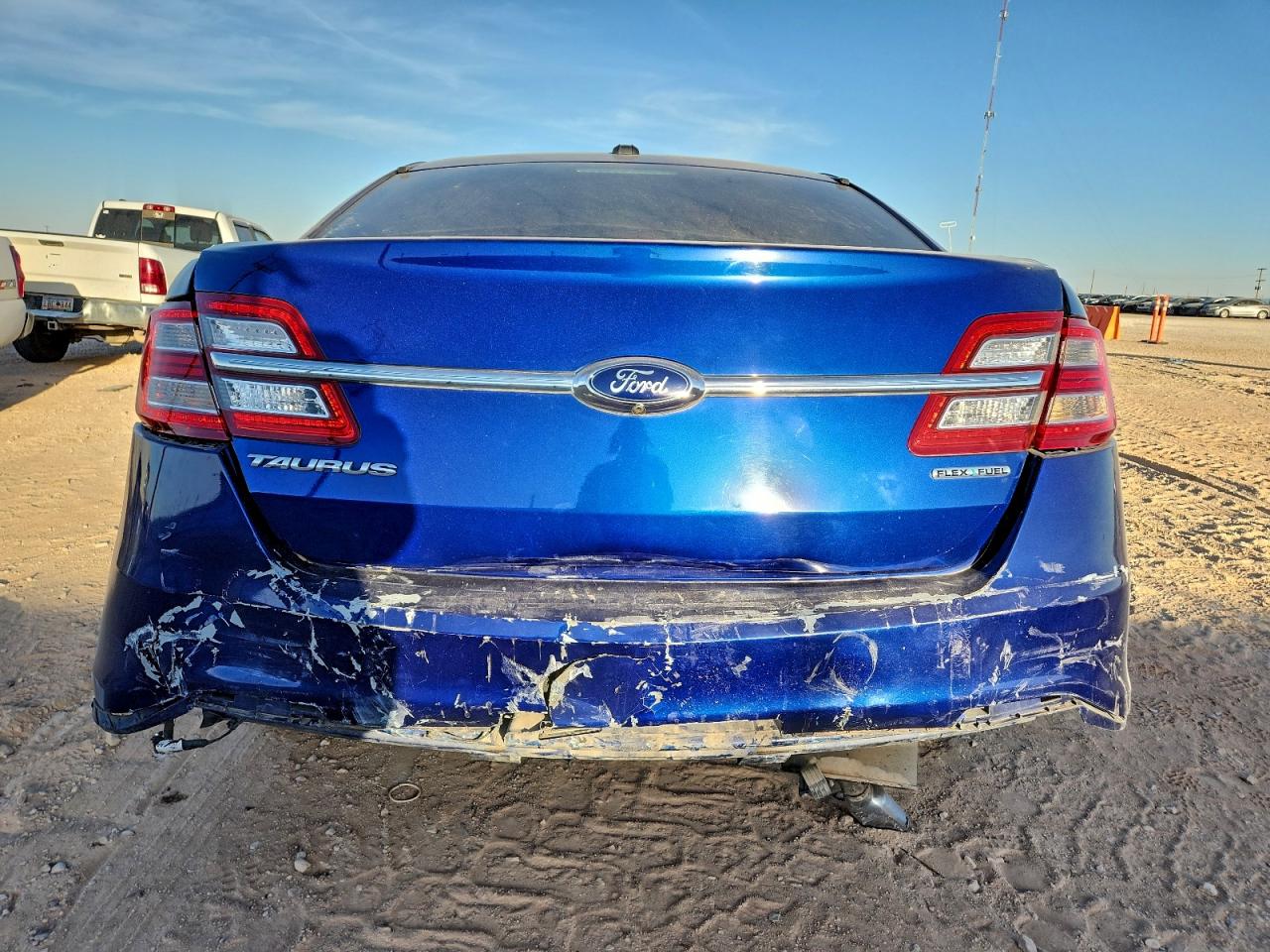 Ford Taurus Se Image 4