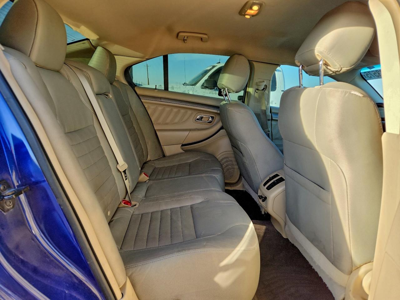 Ford Taurus Se Image 11