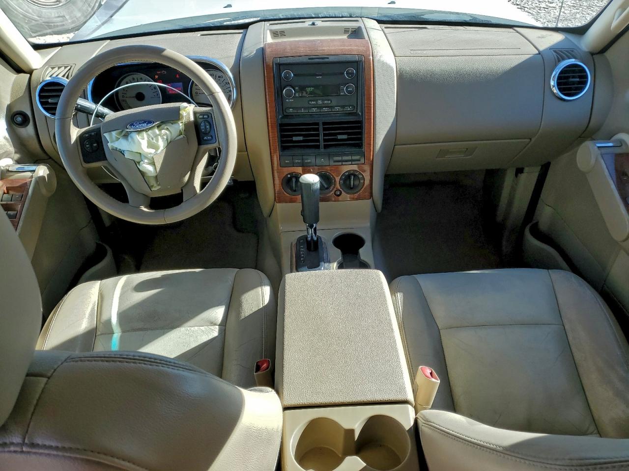 Ford Explorer Eddie Bauer Image 5