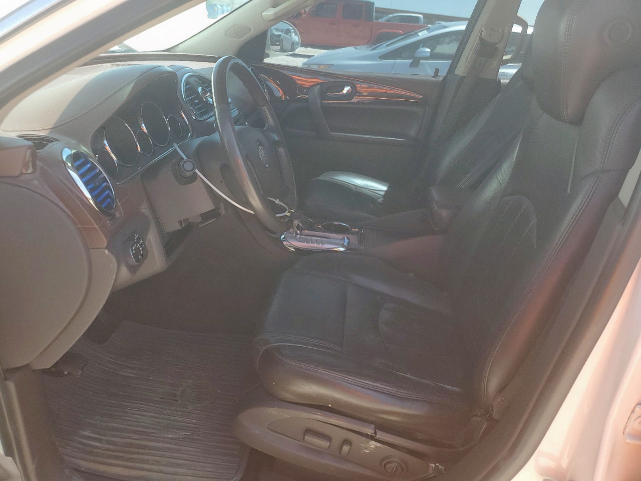 Buic Enclave Image 12