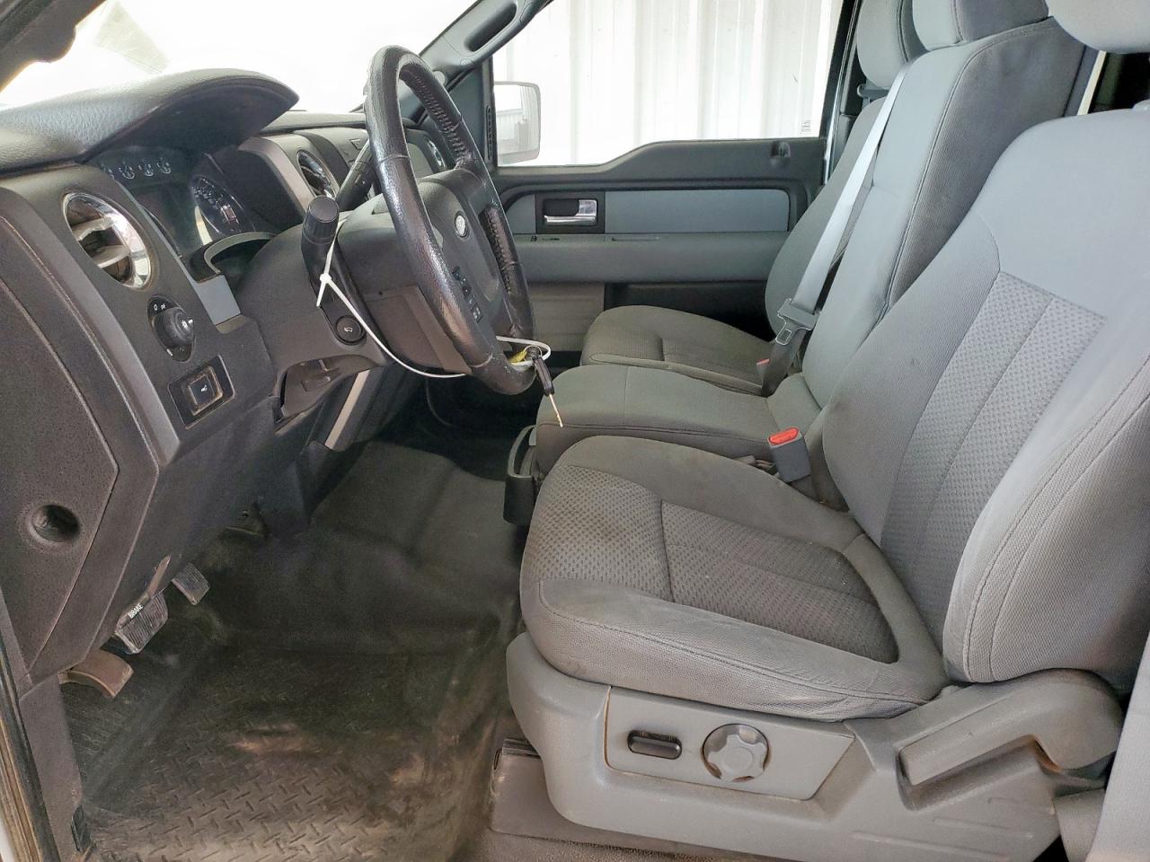 Ford F-150 Super Cab Image 10