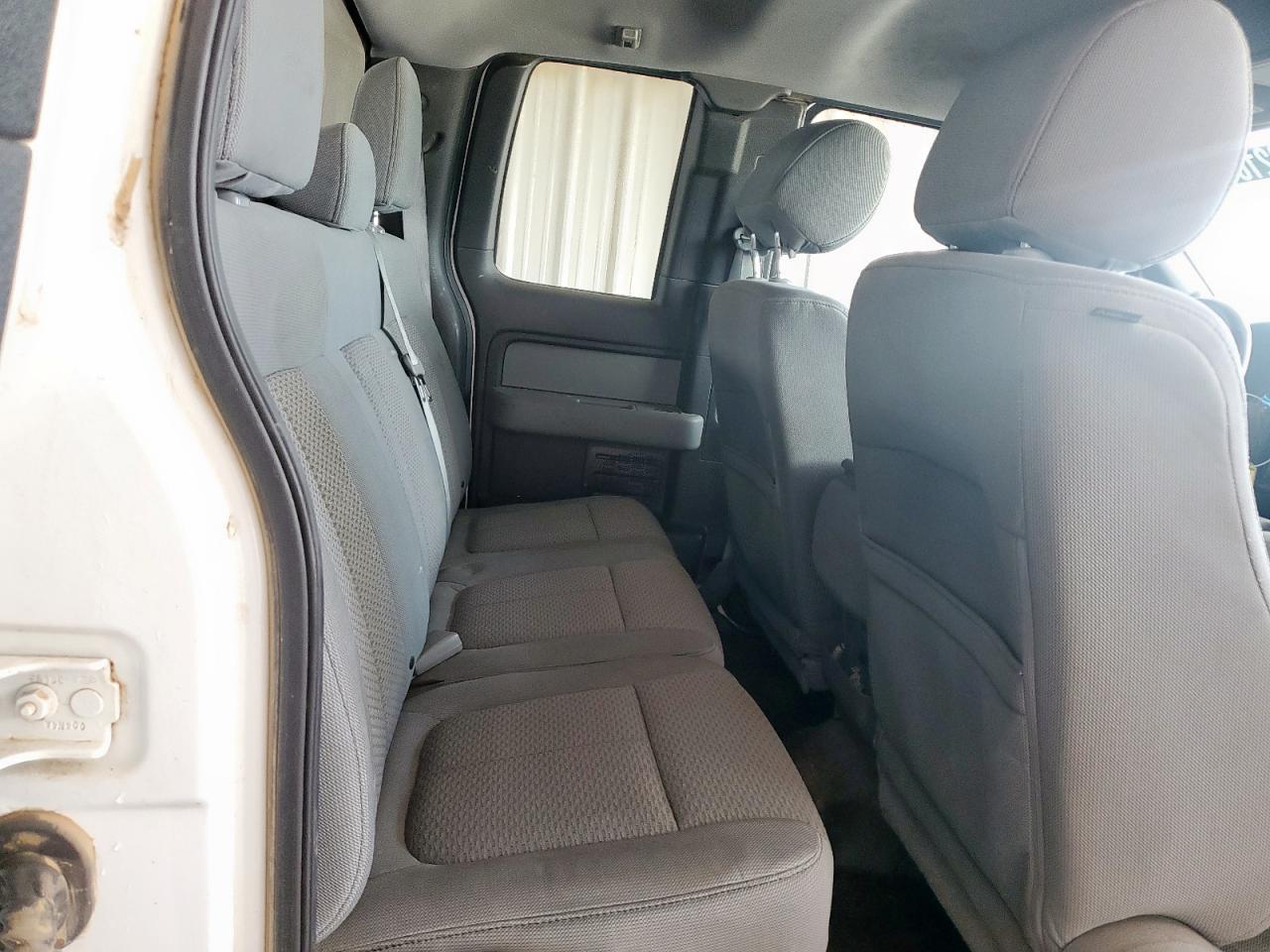 Ford F-150 Super Cab Image 6