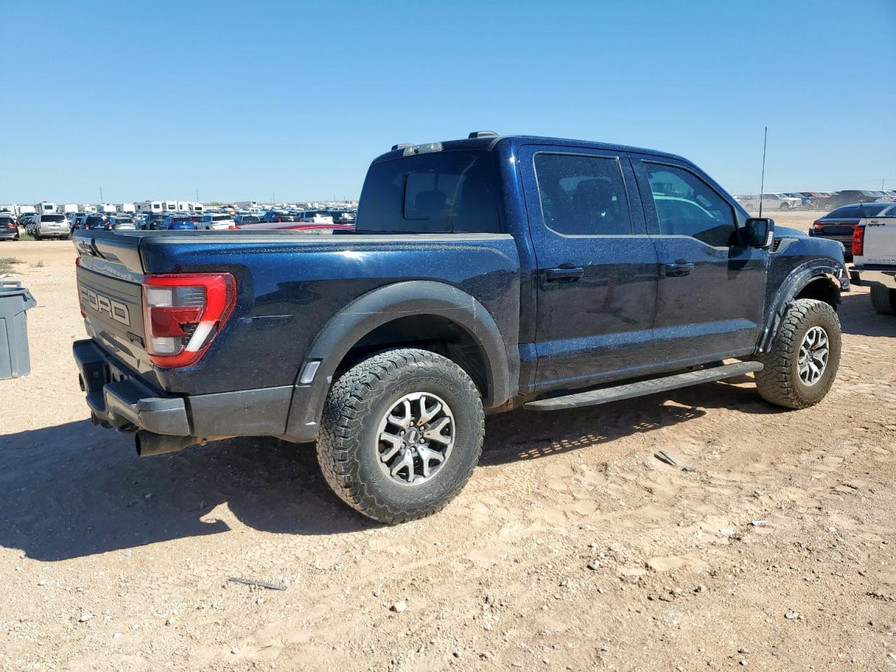 Ford F-150 Raptor Image 2