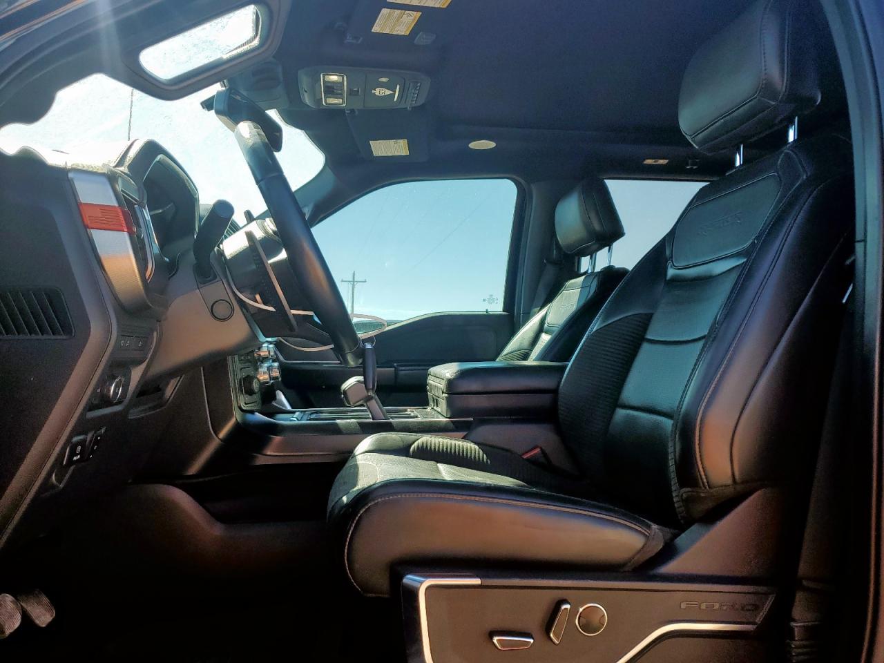 Ford F-150 Raptor Image 12