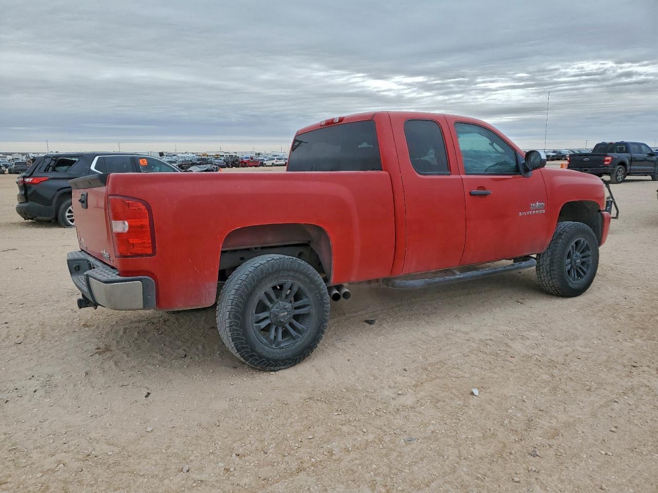 Chevrolet Silverado C1500 Lt Image 3