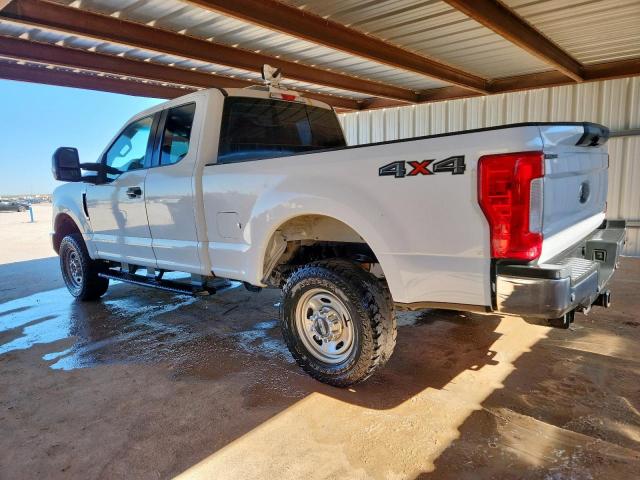 Ford F-250 Super Duty Image 10