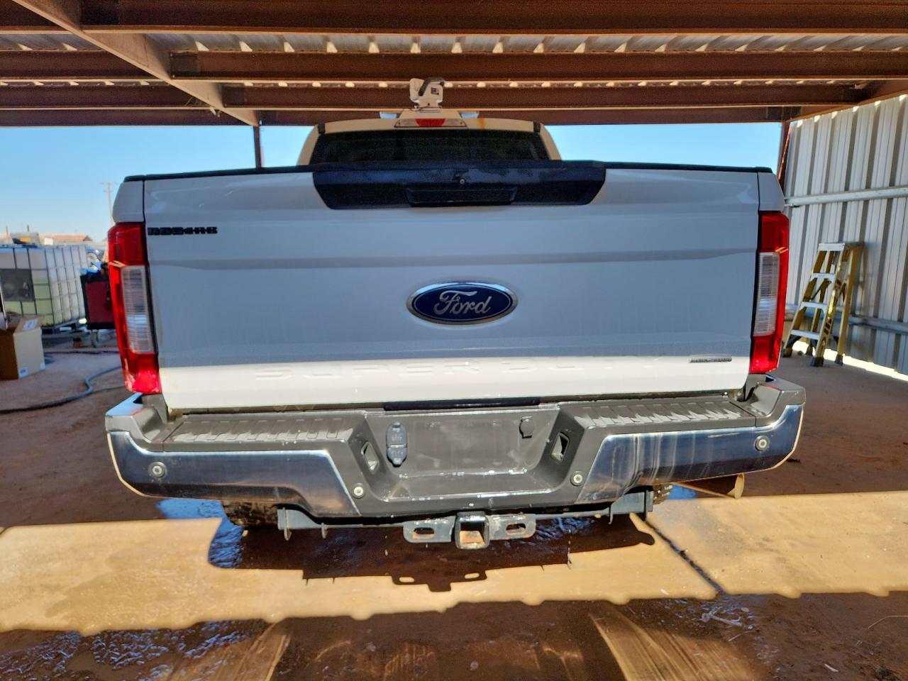 Ford F-250 Super Duty Image 3
