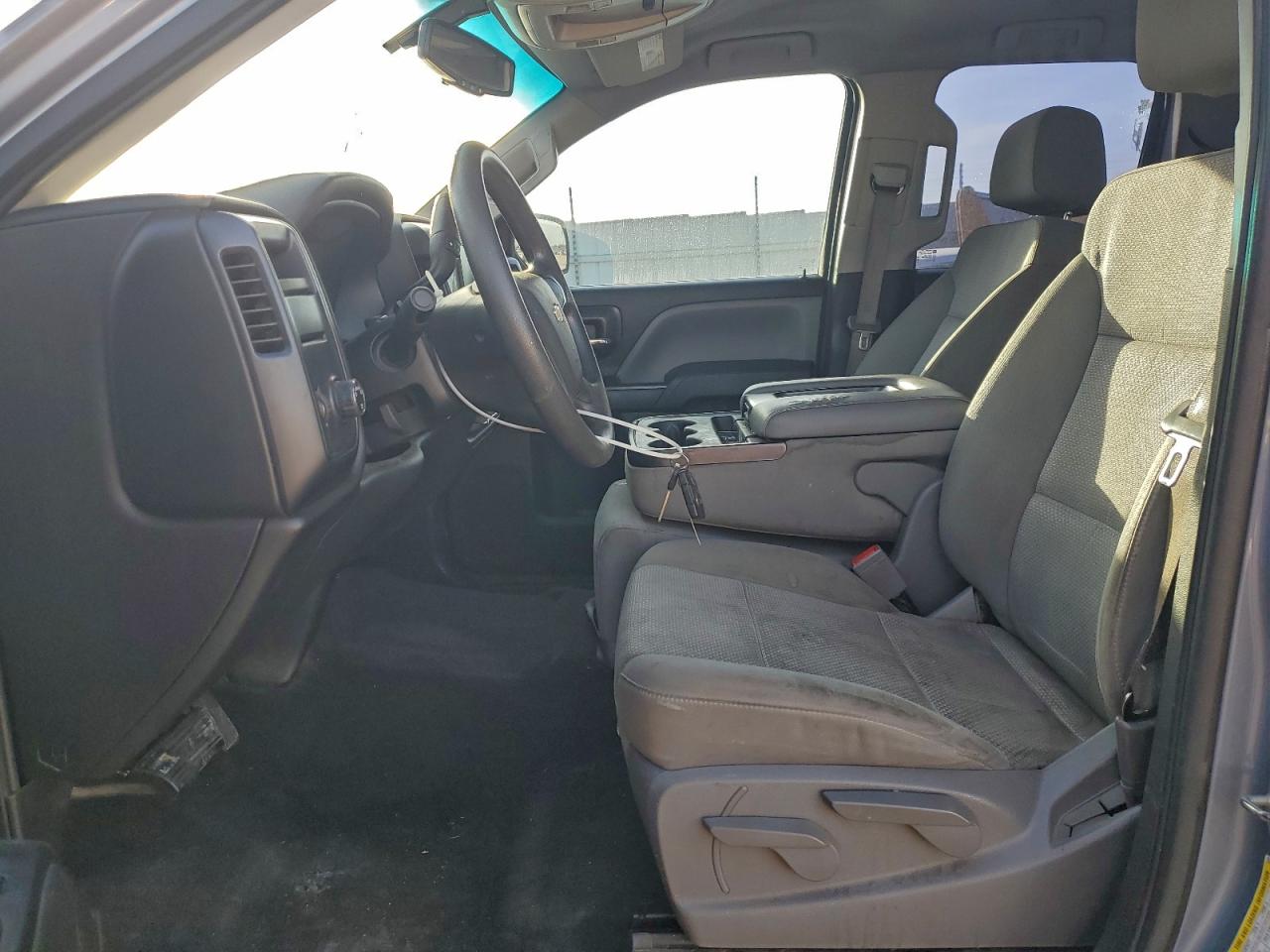 Chevrolet Silverado C1500 Image 8