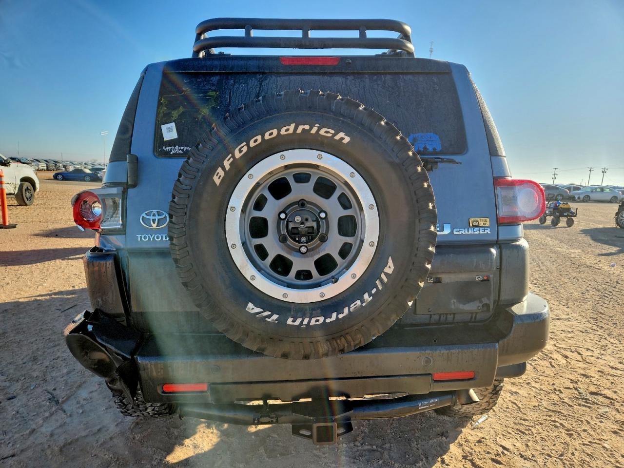 Toyota FJ Cruiser Image 2