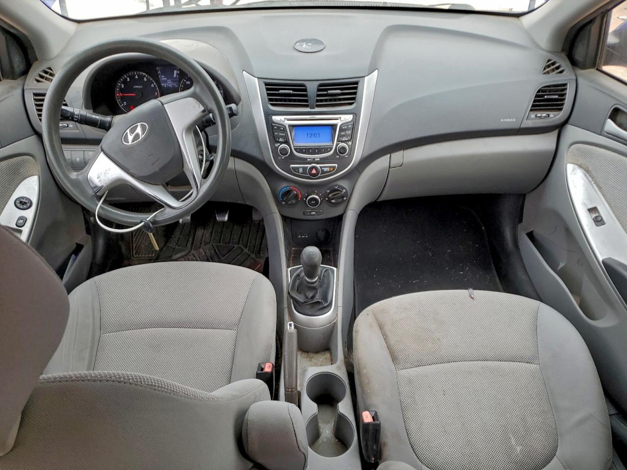 Hyundai ACCENT Gls Image 3