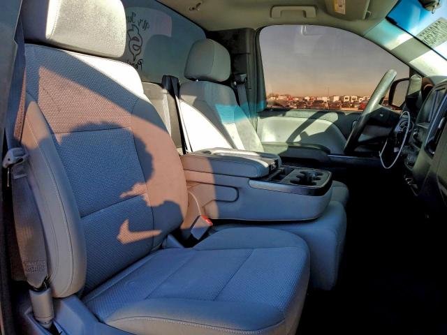 Chevrolet Silverado C1500 Image 7