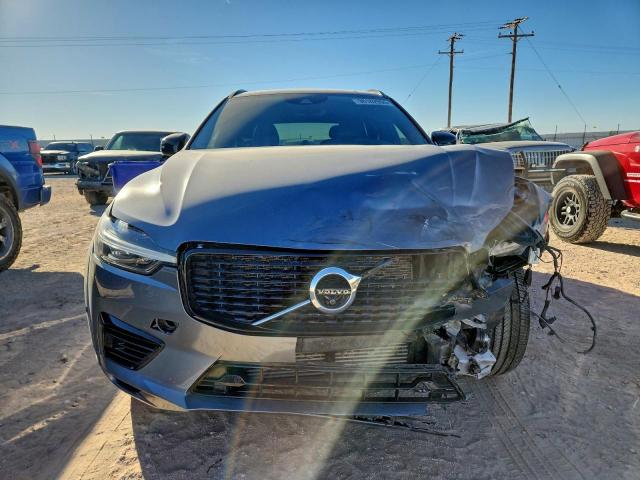 Volvo XC60 T8 Polestar Engineered Image 3