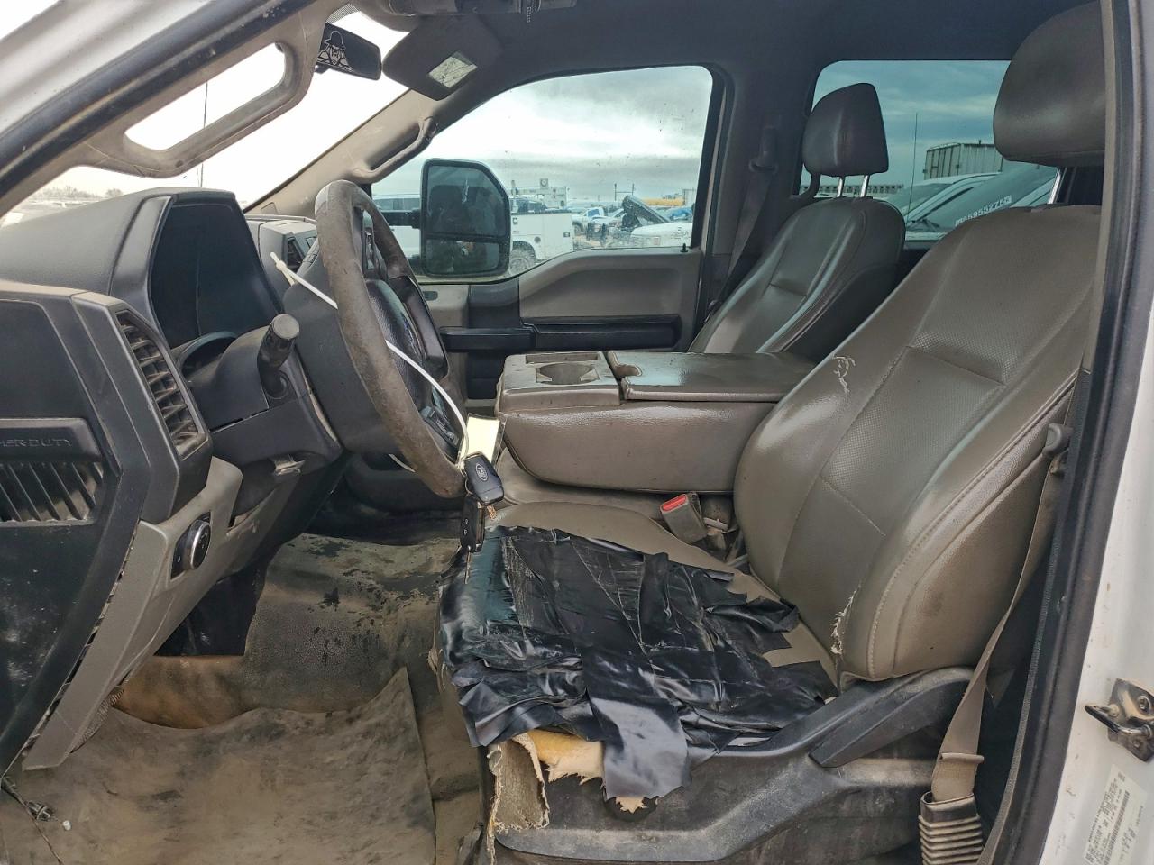 Ford F-350 Super Duty Image 10