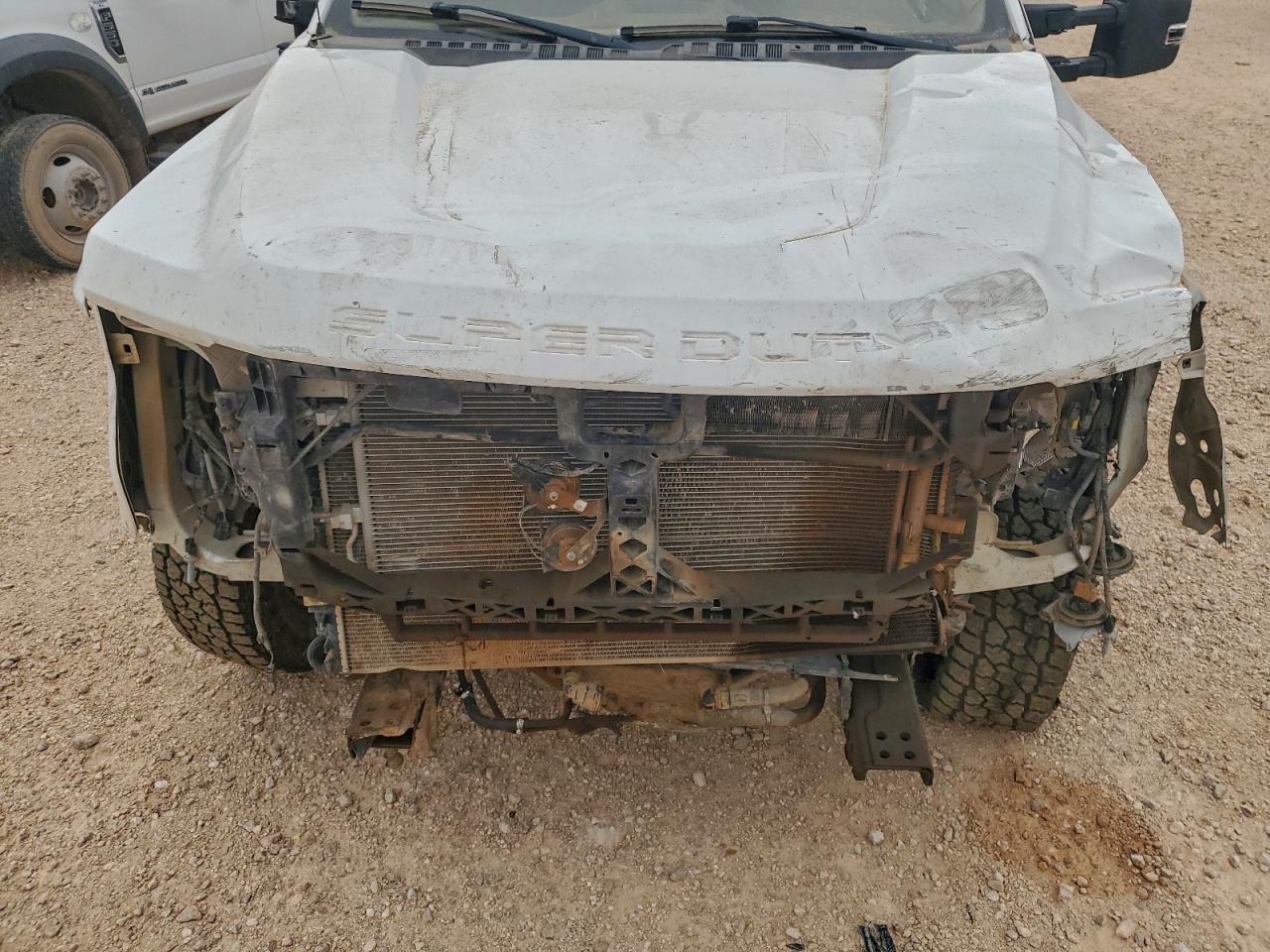 Ford F-350 Super Duty Image 7