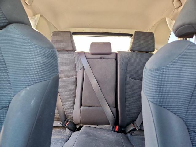 Toyota RAV4 Le Image 13