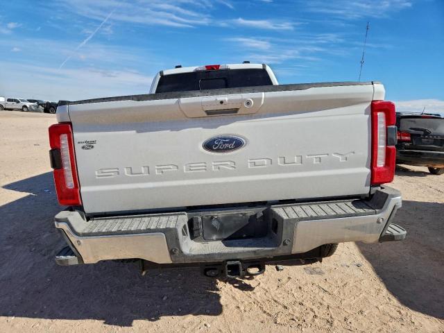 Ford F-250 Super Duty Image 11