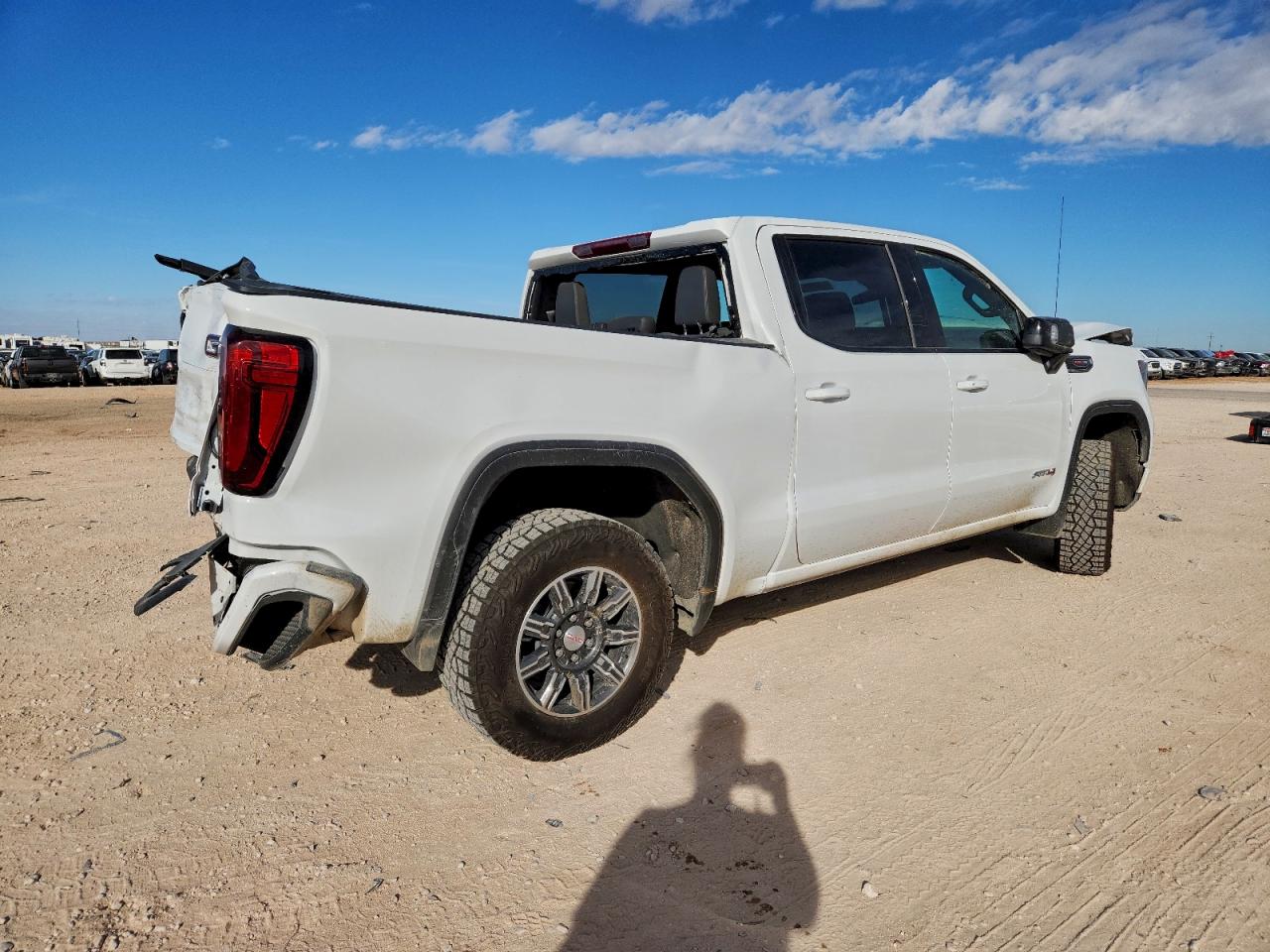 GMC Sierra K1500 At4 Image 3