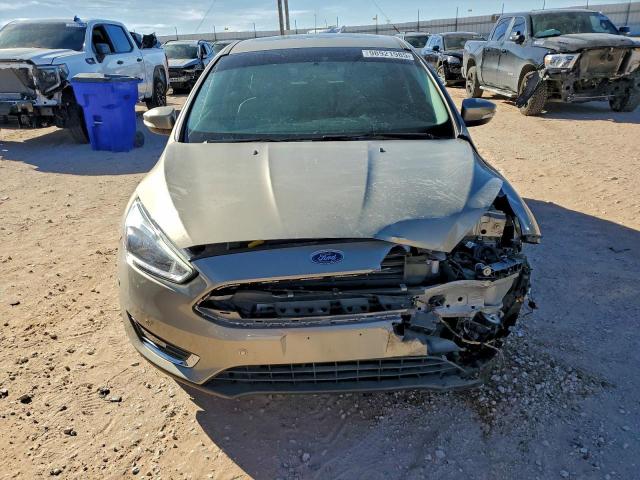 Ford Focus Titanium Image 11