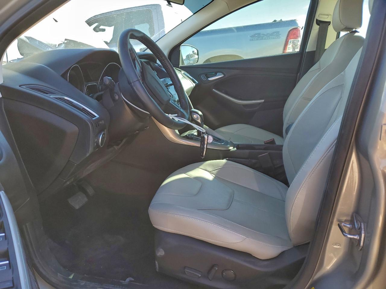 Ford Focus Titanium Image 7