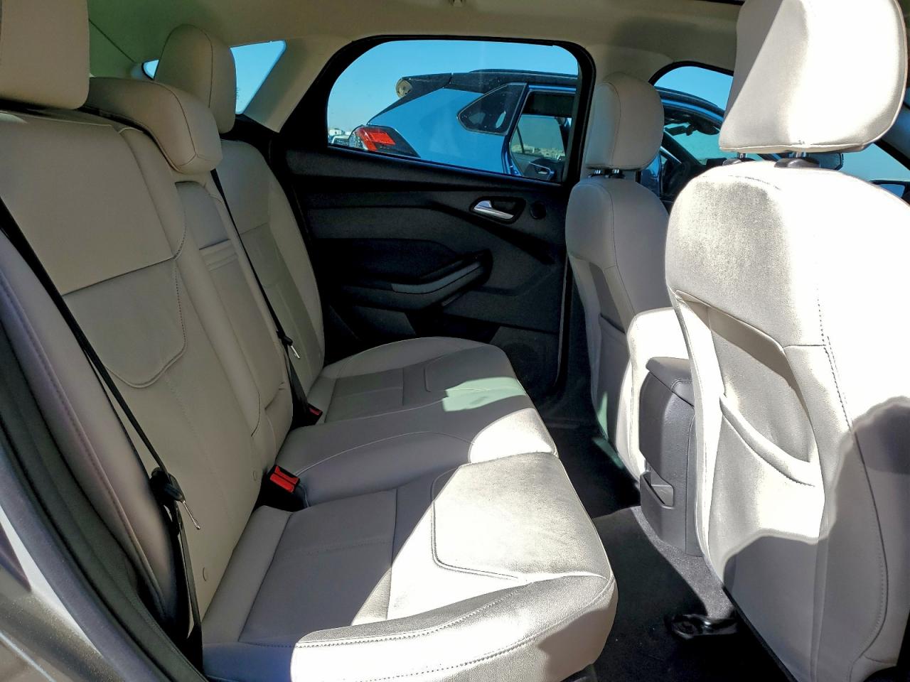 Ford Focus Titanium Image 6